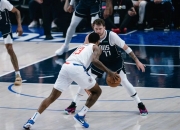 半岛体育竞技-独行侠主帅因不满判罚暴怒，挨罚禁赛两场