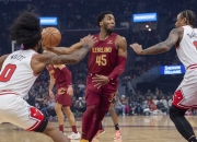 半岛体育入口-猛龙客场击败步行者，继续领跑东部