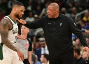 半岛体育链接-开拓者击败尼克斯，利拉德砍下分的简单介绍