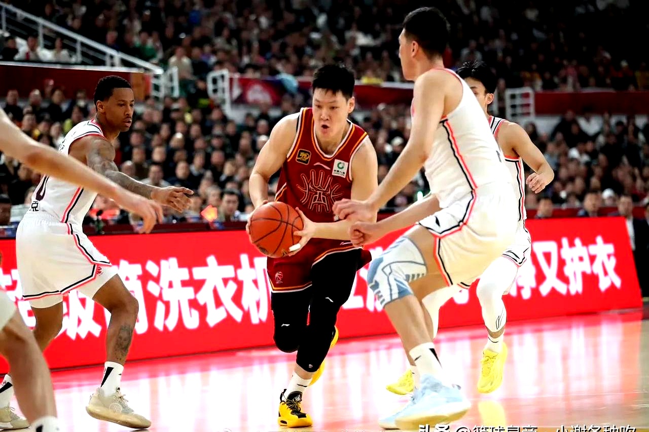 包含广东宏远队在比赛中展现出身体素质的优势的词条