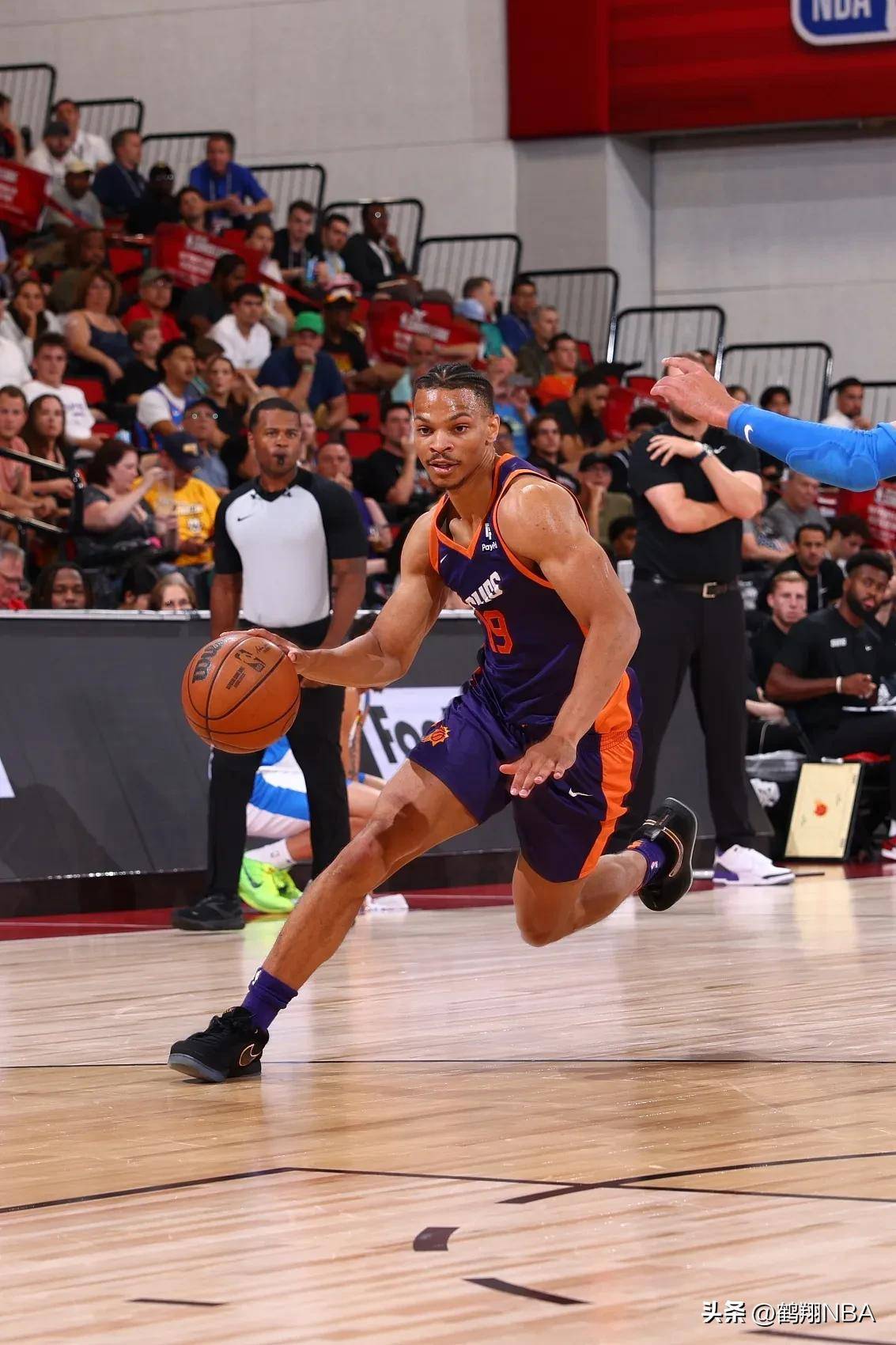 黄蜂交易后卫，加强内线实力寻求突破的简单介绍