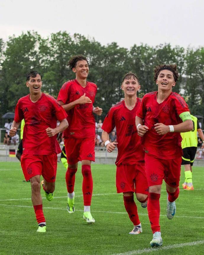 拜仁慕尼黑青训体系再次吸引关注的简单介绍