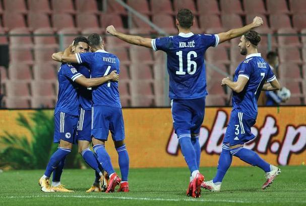 巴列卡诺重返胜利轨道，球队士气大振