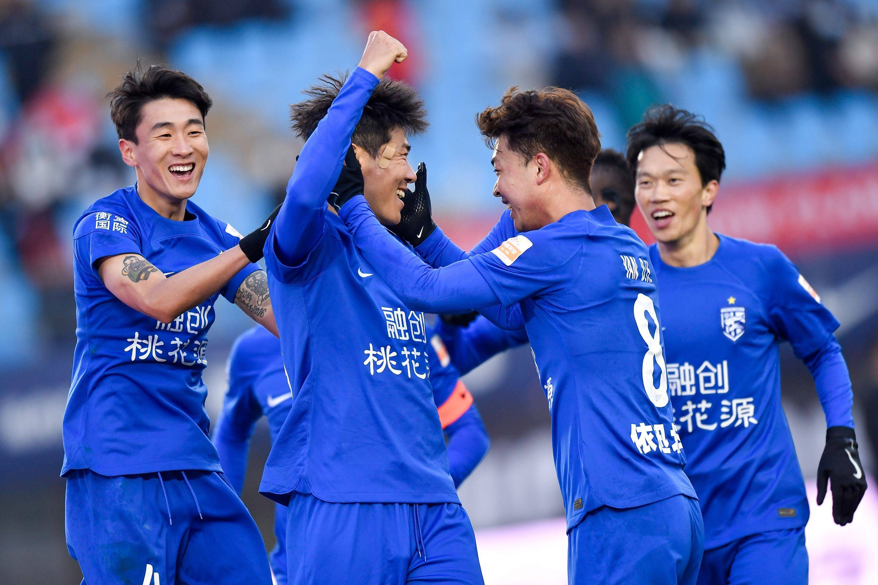 包含帕尔马遭遇失利，保级形势岌岌可危的词条