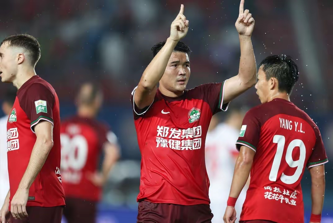 大连一方豪取客场三分，山东鲁能主场战平北京人和的简单介绍