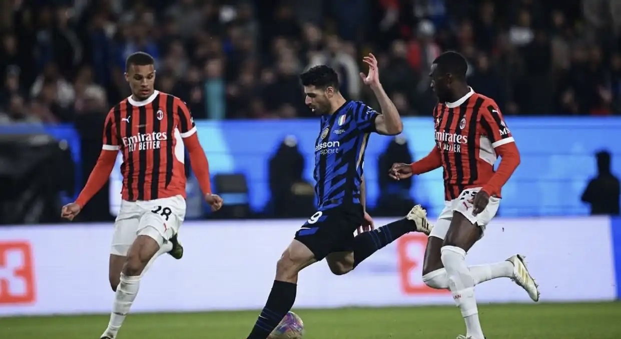 AC米兰客场逆转战胜，挽回颓势再次登顶