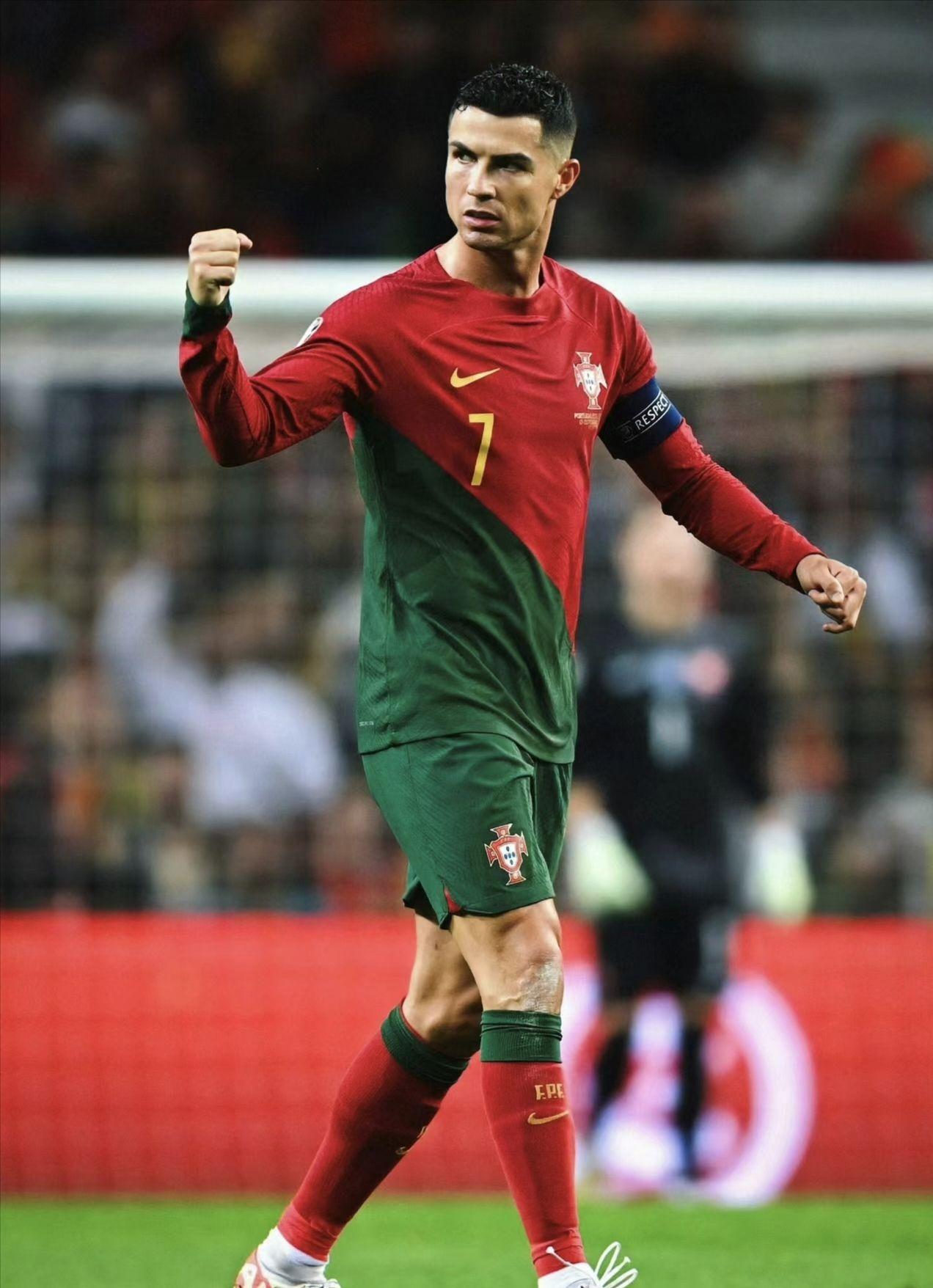 C罗挑战欧洲杯纪录，誓言再夺一座冠军奖杯