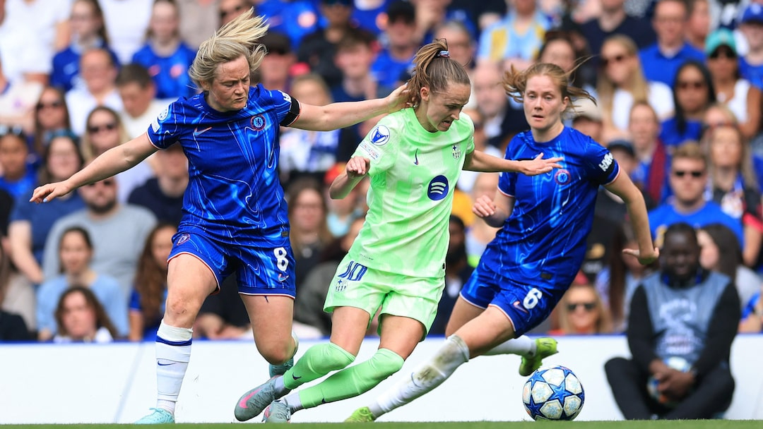 欧洲女足联赛中一场激烈的对决