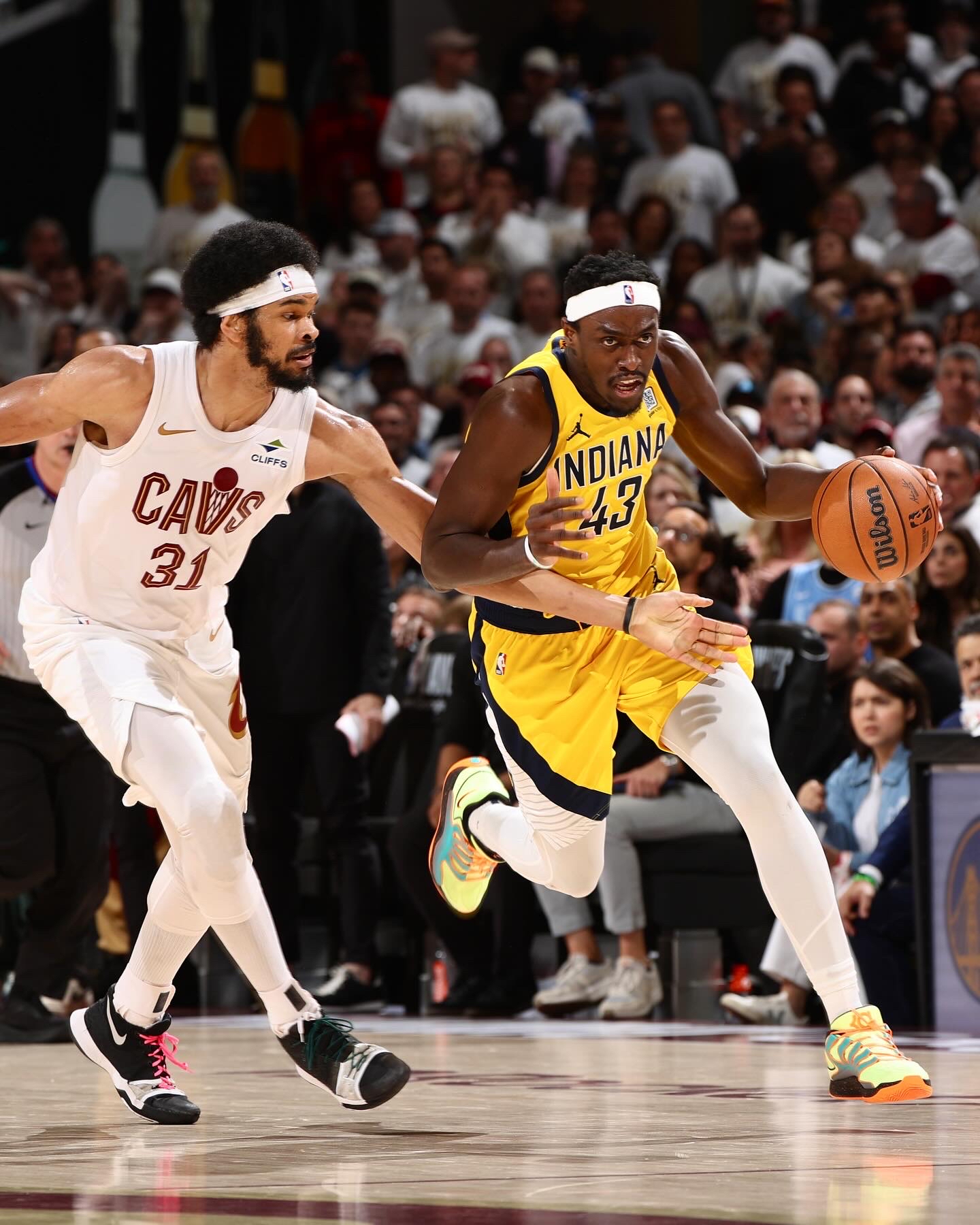 包含步行者赢得激烈比赛，沃伦全场34分的词条