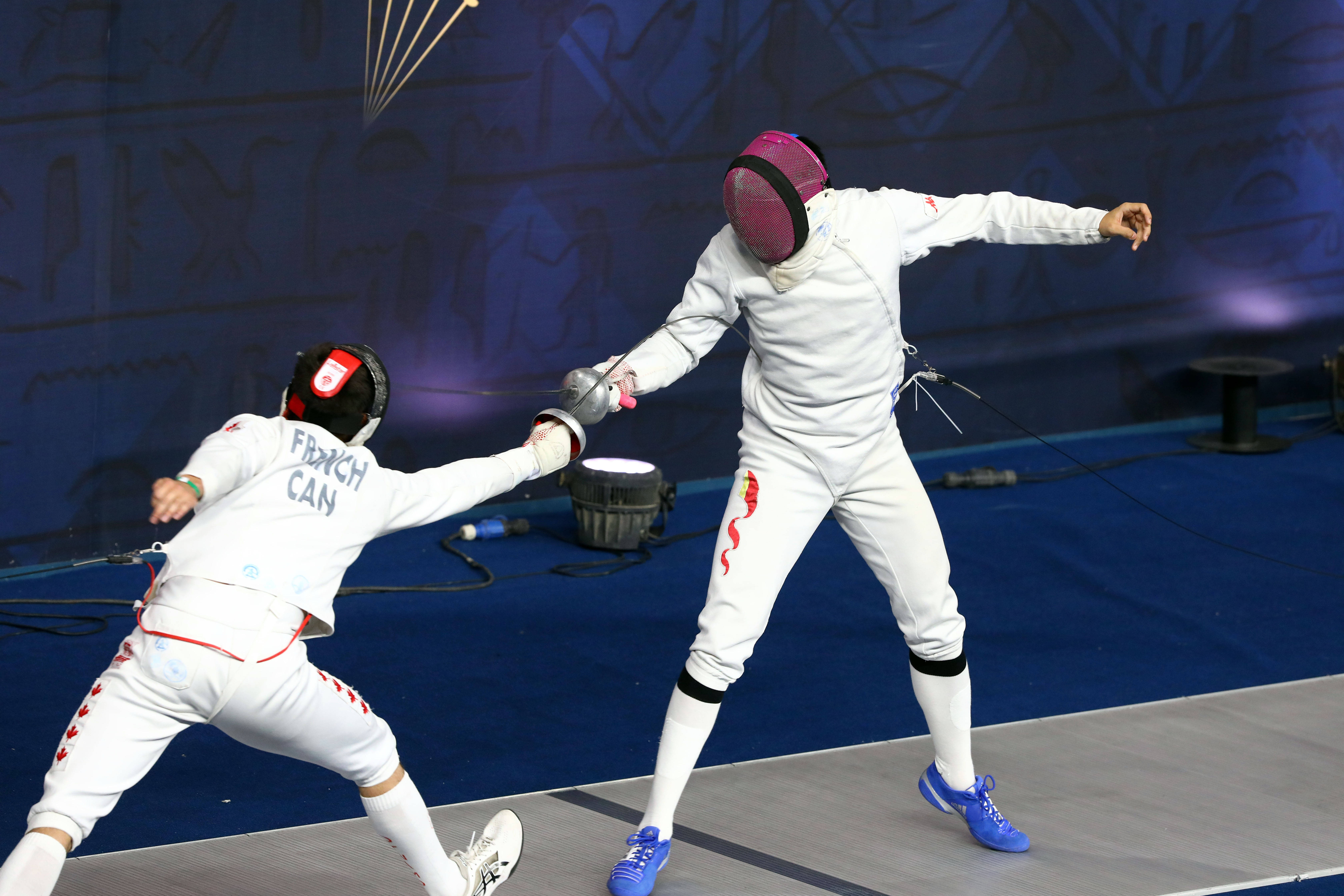 比赛精彩：击剑选手再次逢战