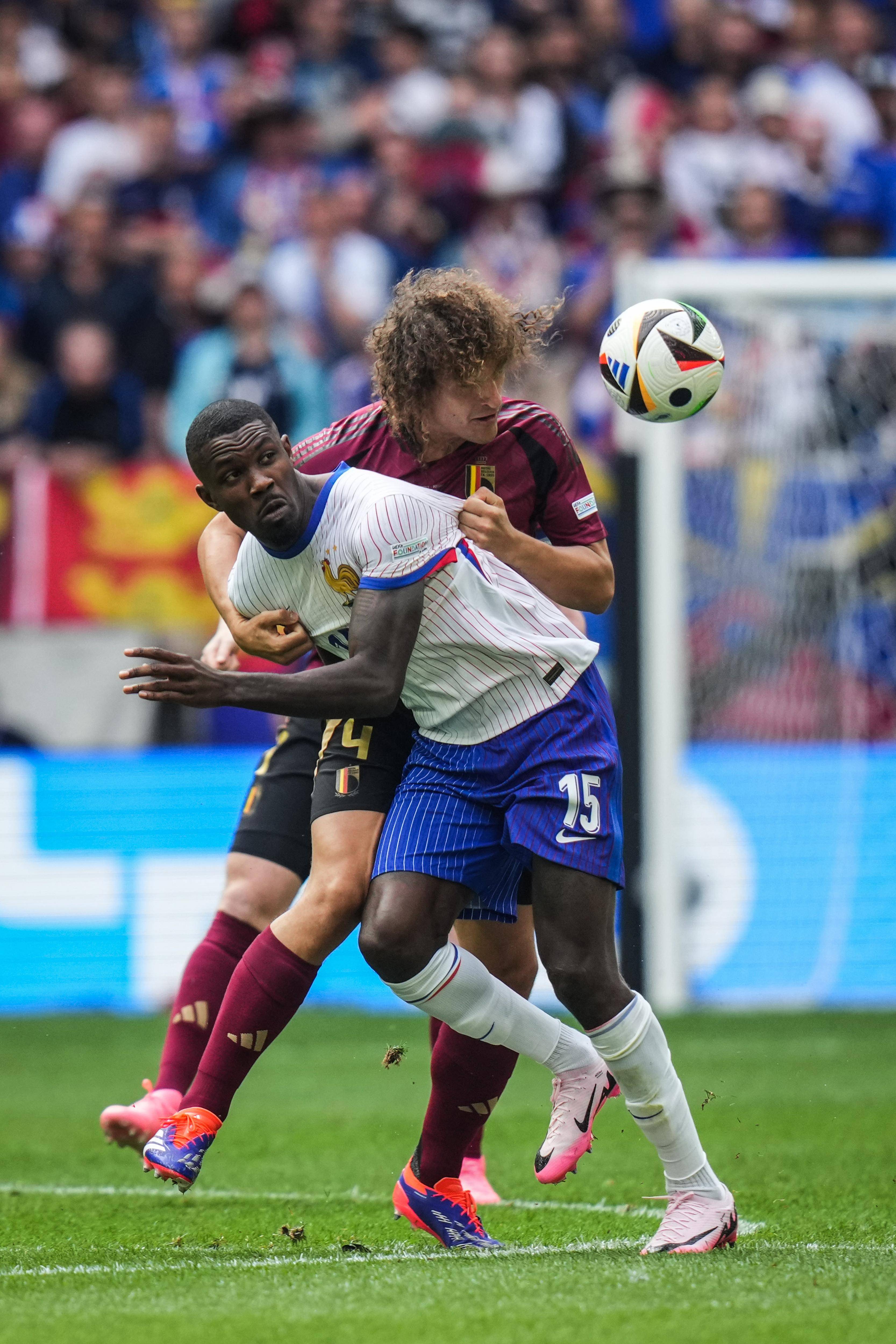 包含法国足球联赛积极备战，谁能夺得冠军？的词条