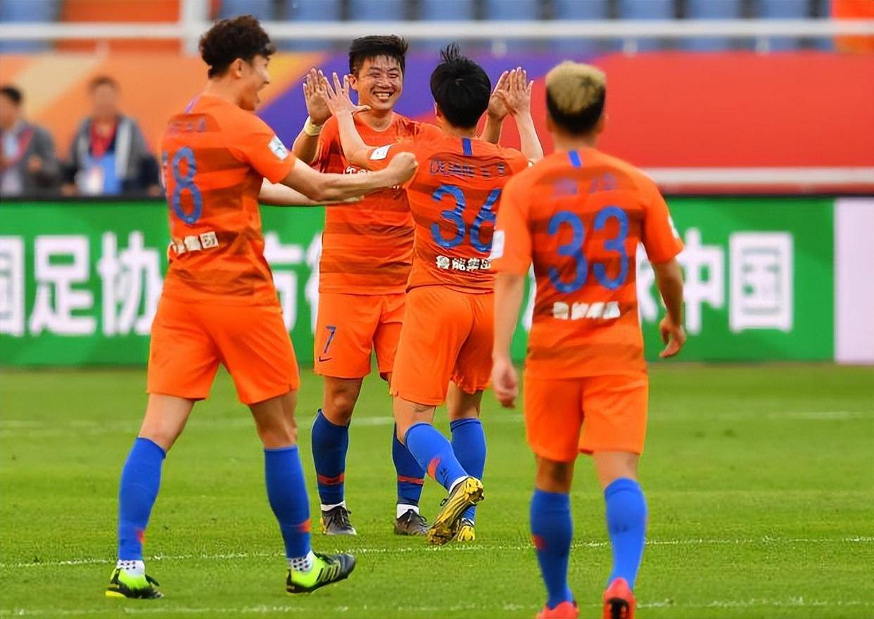 鲁能大胜，全队表现令人瞩目