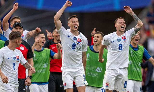 包含斯洛伐克战平俄罗斯，欧洲杯火爆开赛的词条