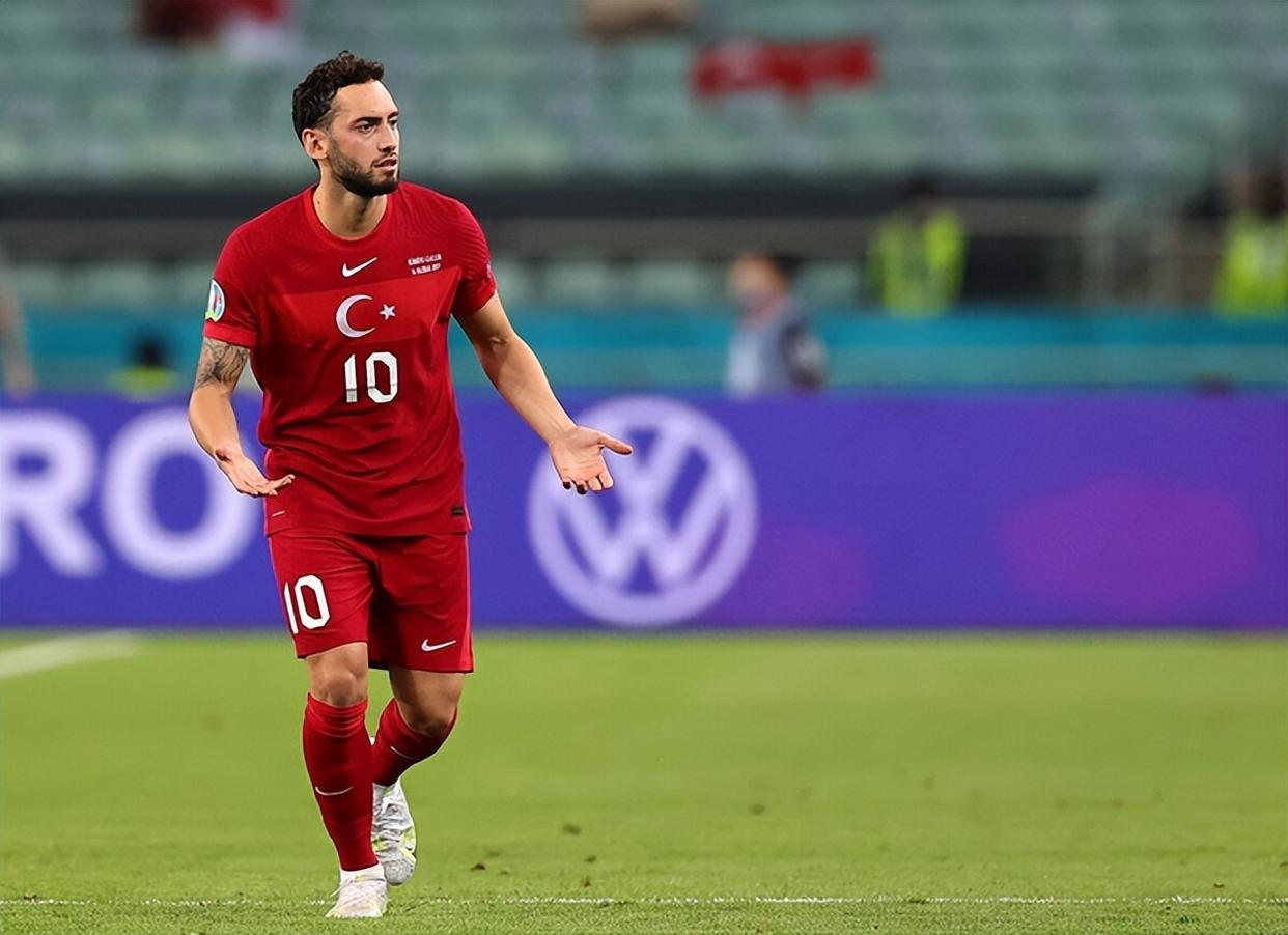 土耳其男足战术灵活，实力晋级最终阶段的简单介绍