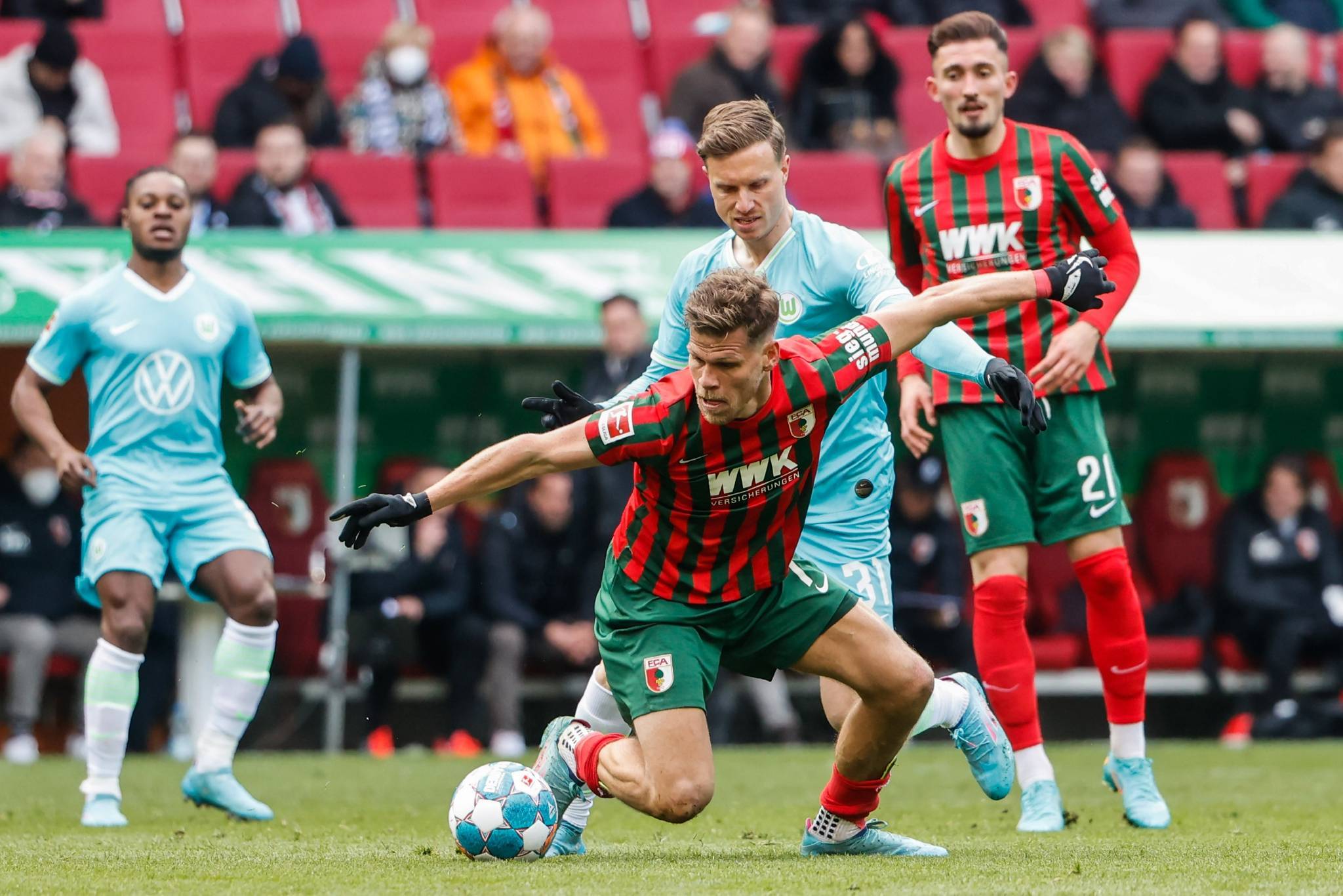 奥格斯堡客场绝杀，取得关键胜利壮大士气的简单介绍