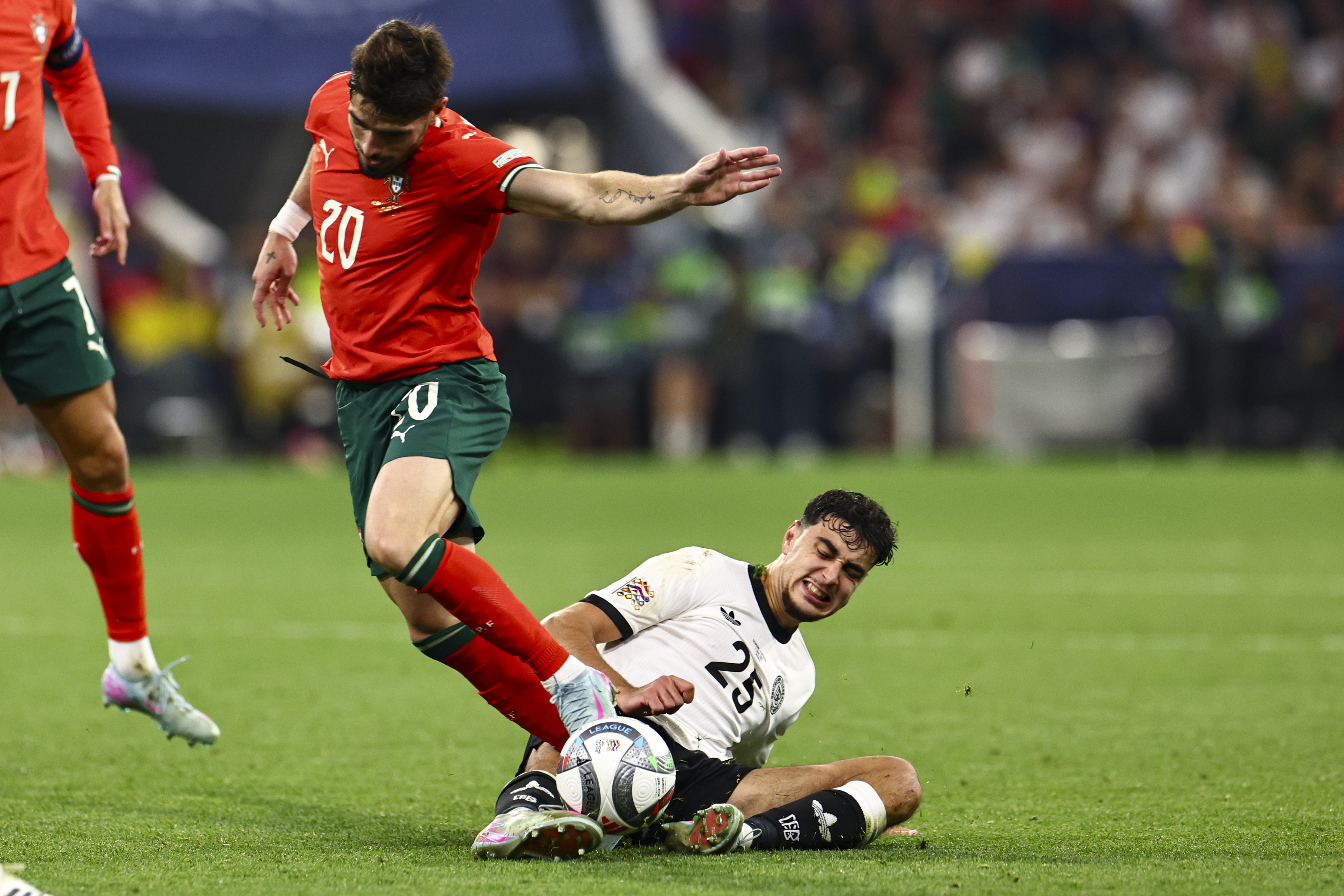 国际足球体育圈热议欧国联比赛，备受观众期待的简单介绍